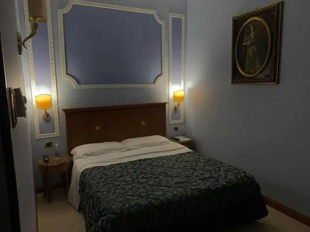 Photo - Consoli Romani Vatican Rooms