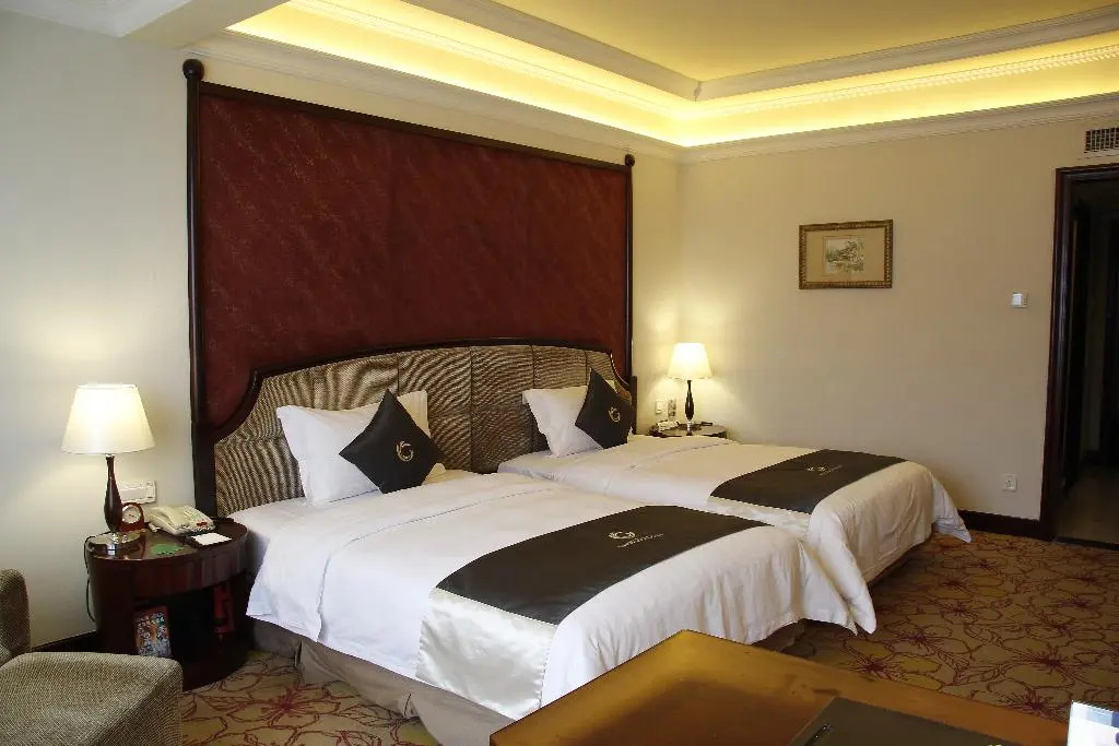 Photo - Royal Marina Plaza
