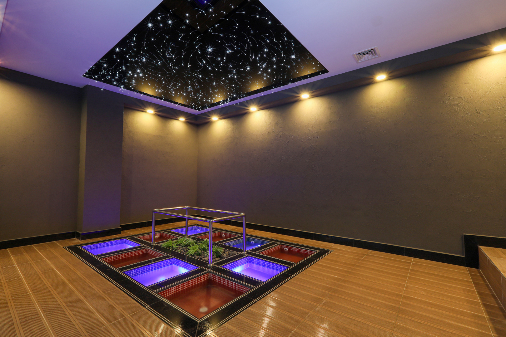 Photo - Sherwood Exclusive Lara