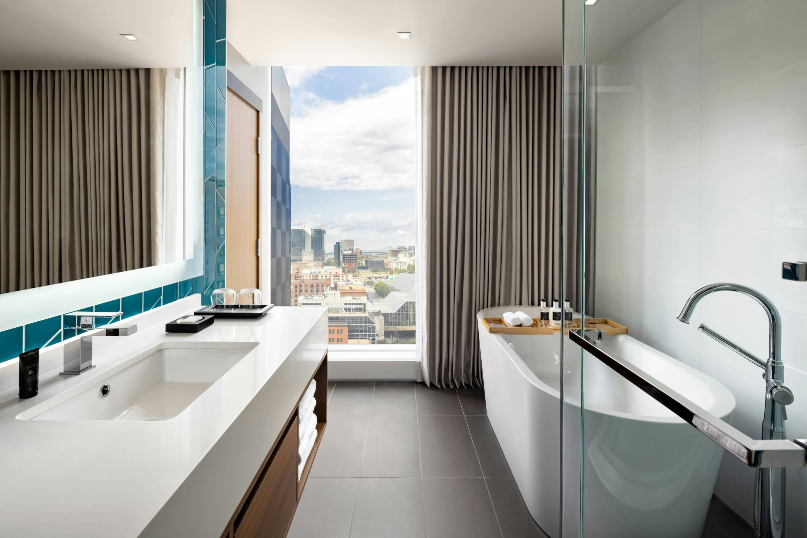 Photo - Humaniti Hotel Montreal, Autograph Collection