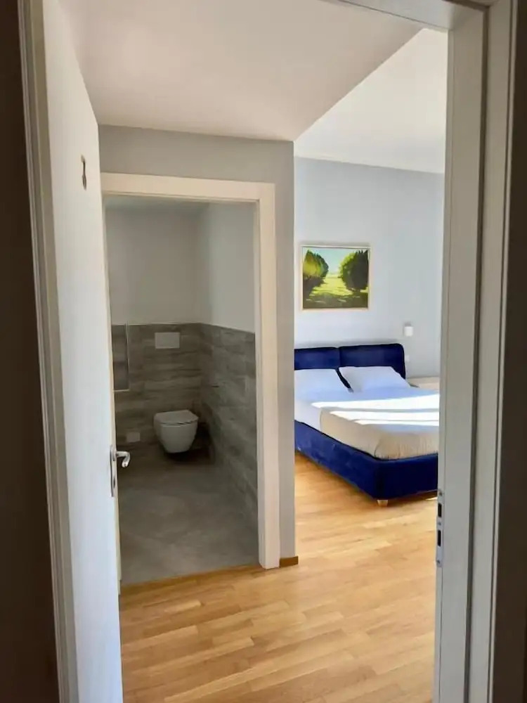 Photo - Sweet Home Desiree