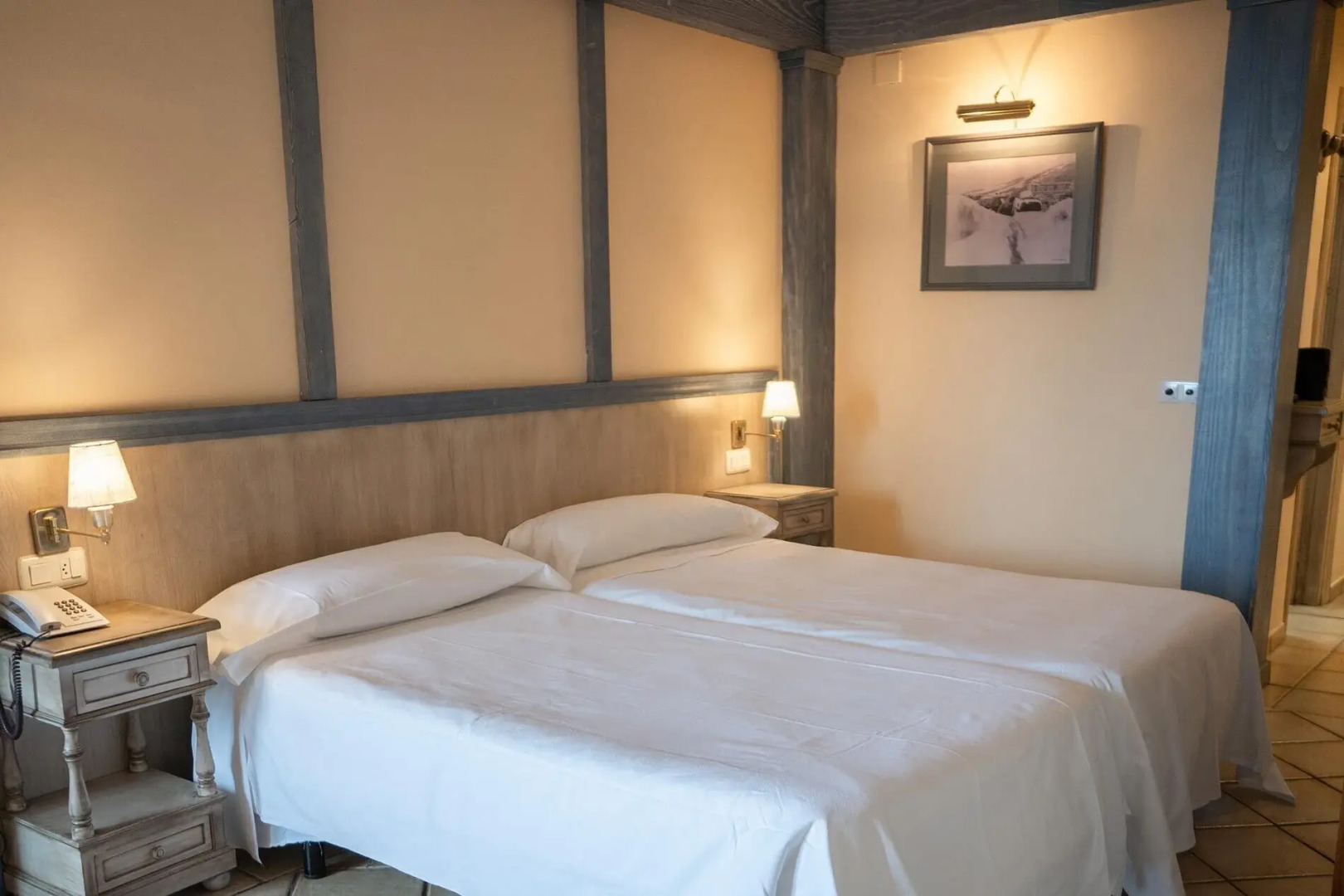 Photo - The Mountains Hotel