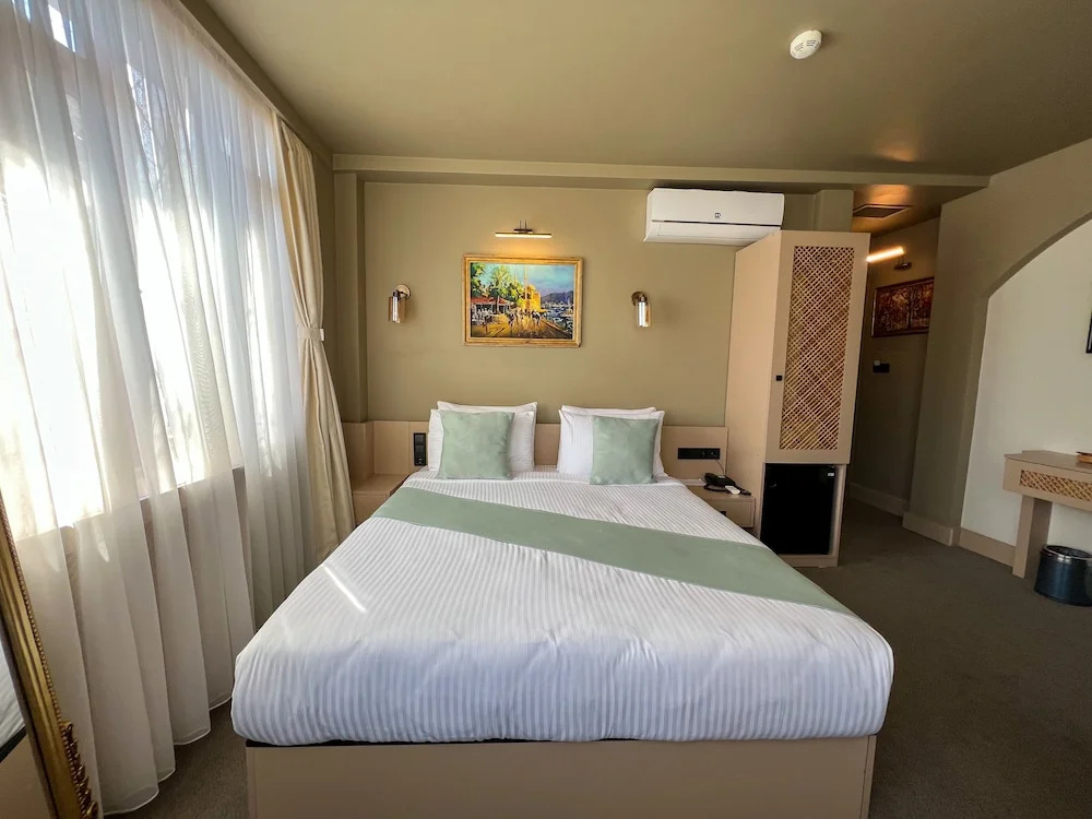 Foto - By Kinyas Hotel