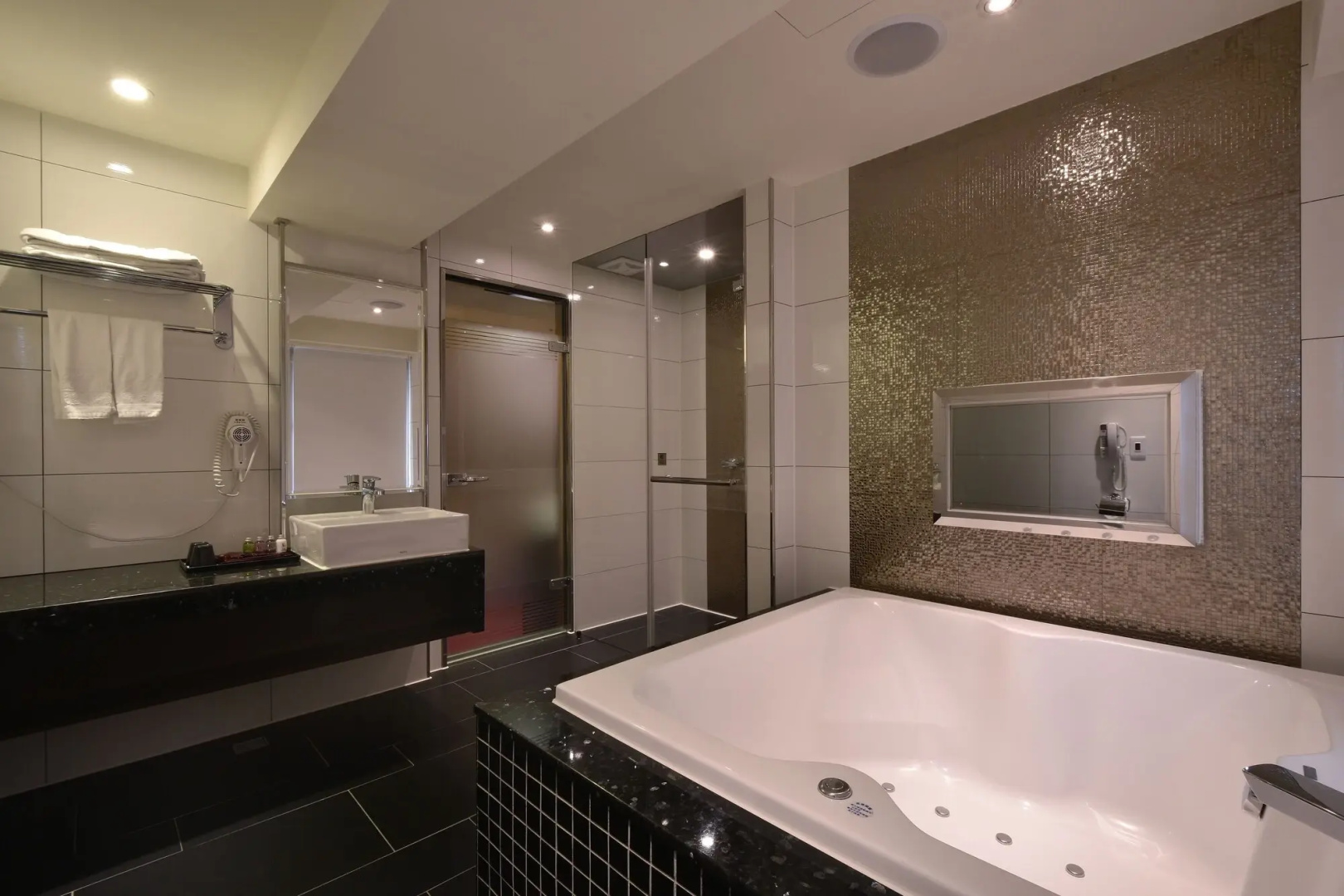 Photo - V-one Vogue Hotel