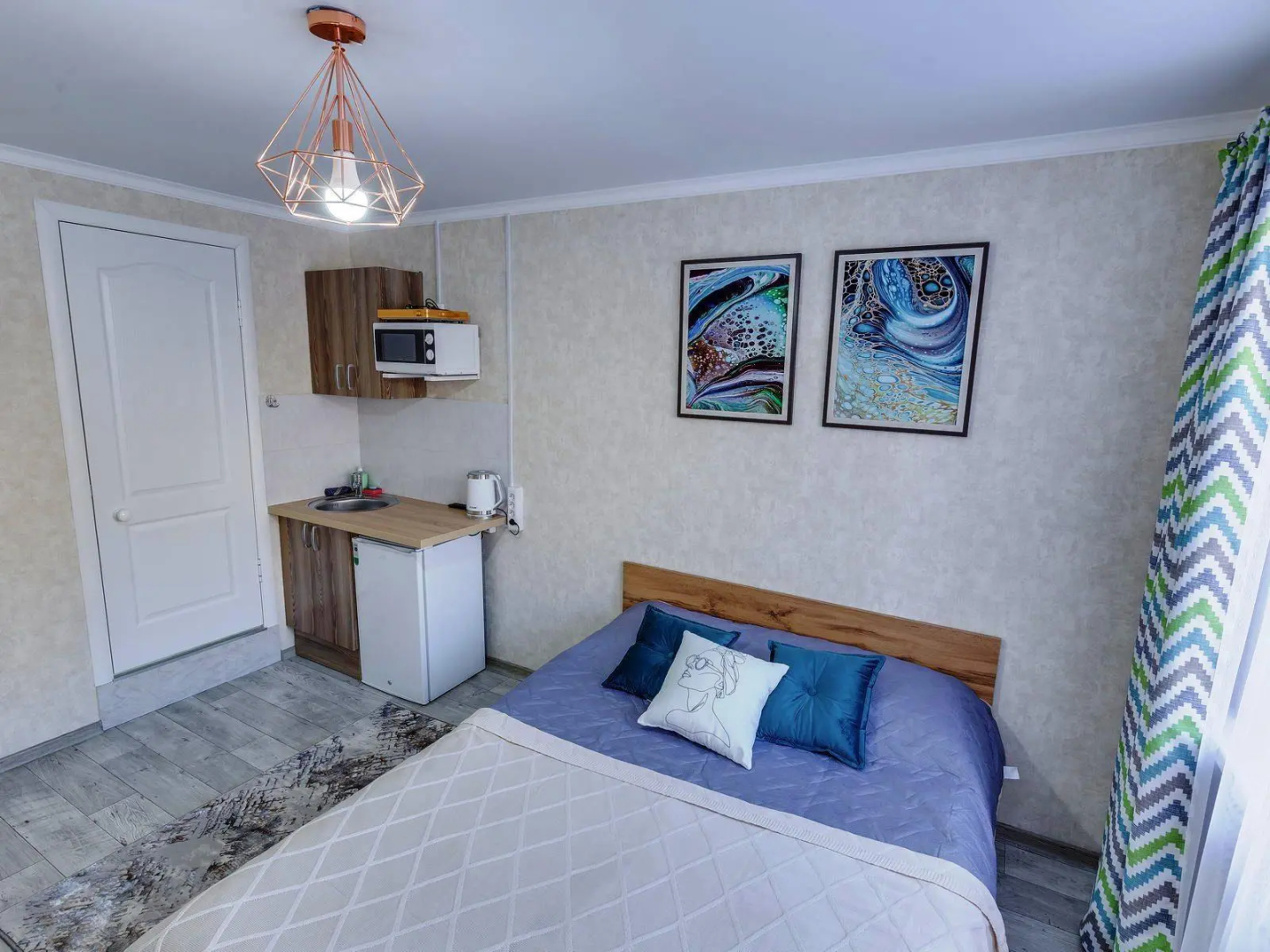 Foto - YourHouse на Толе би Весновка