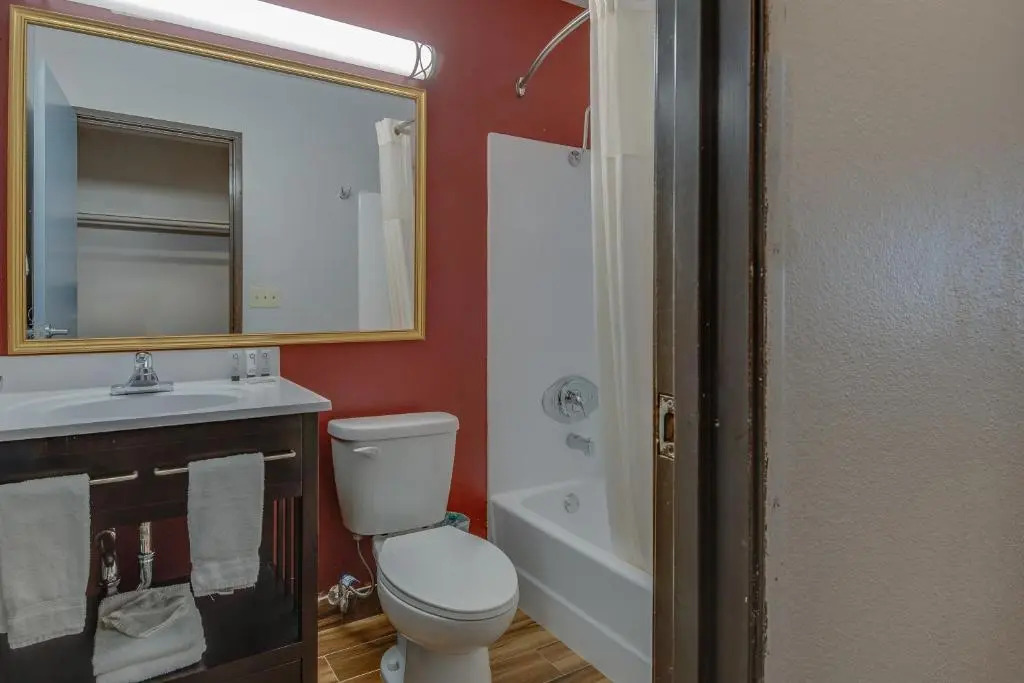 Photo - Vagabond Inn Executive Hayward