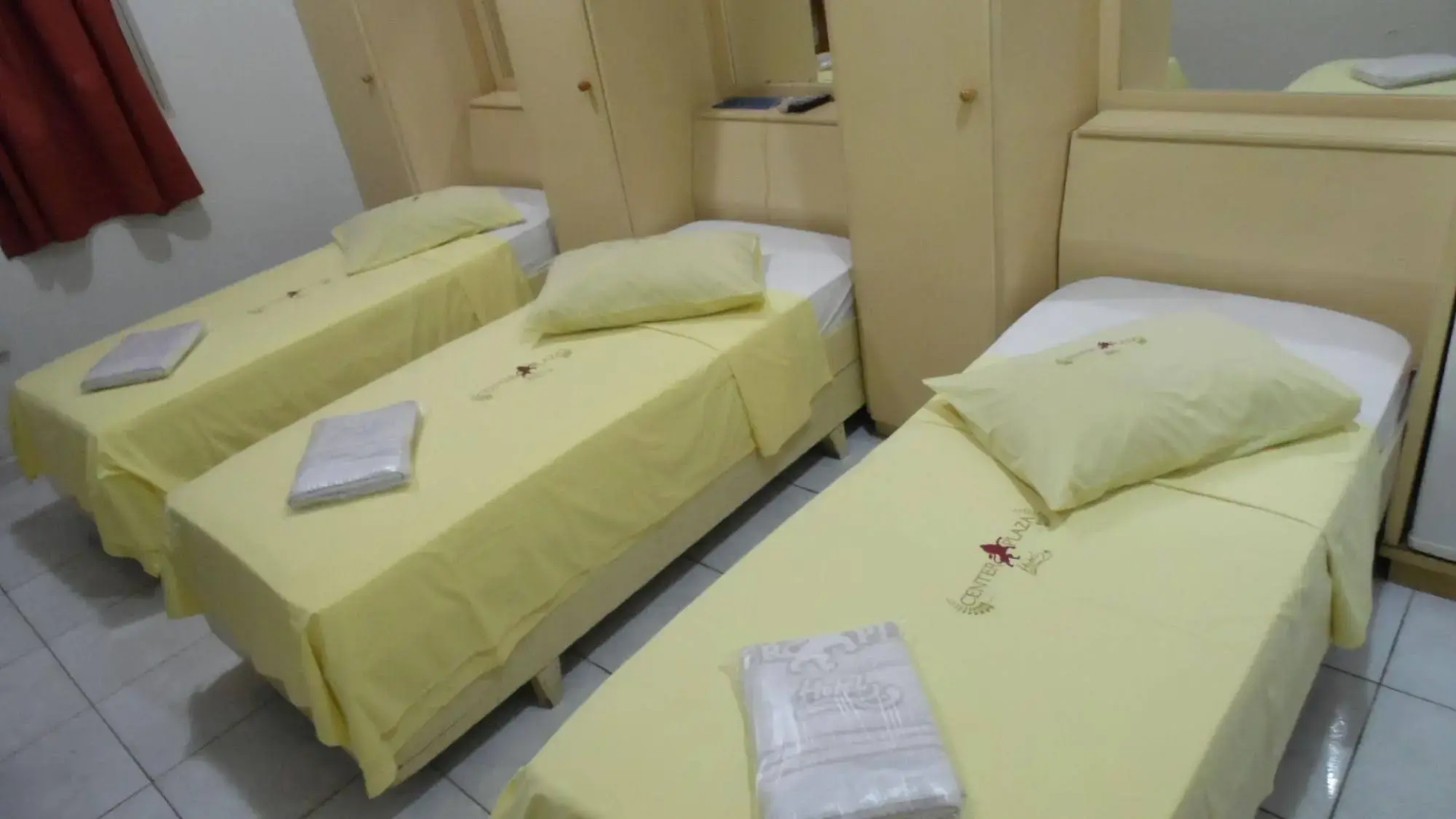 Photo - Center Plaza Hotel