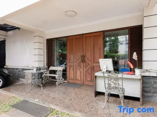Photo - Urbanview de Dharmawangsa Suite Hotel
