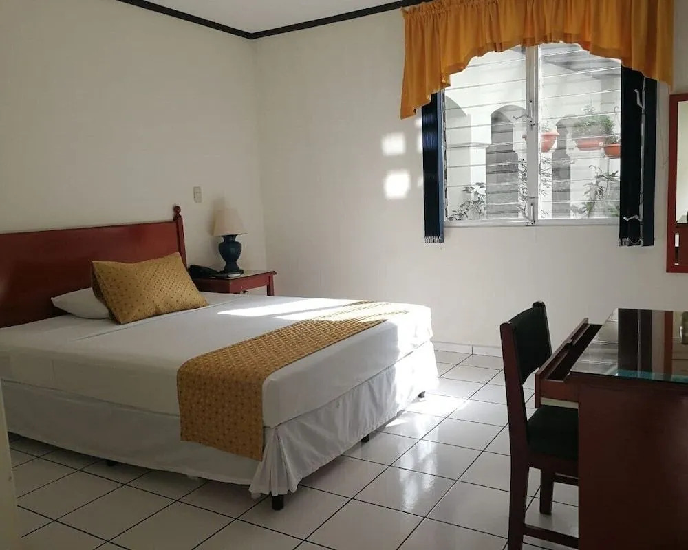 Photo - Hotel Villa Serena San Benito