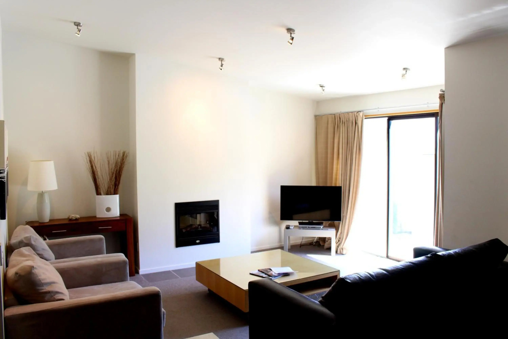 Foto - St James Apartments