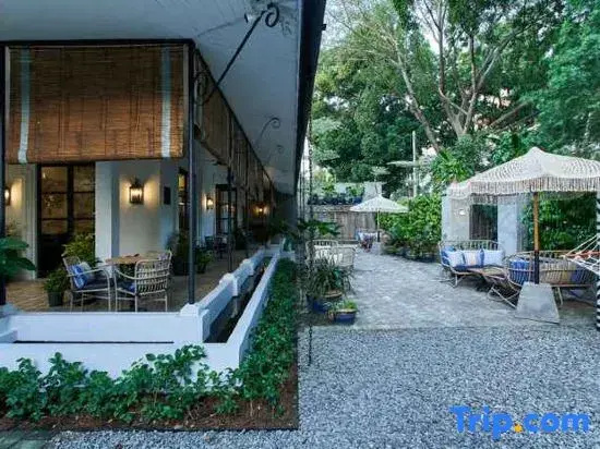 Photo - Lamandau House