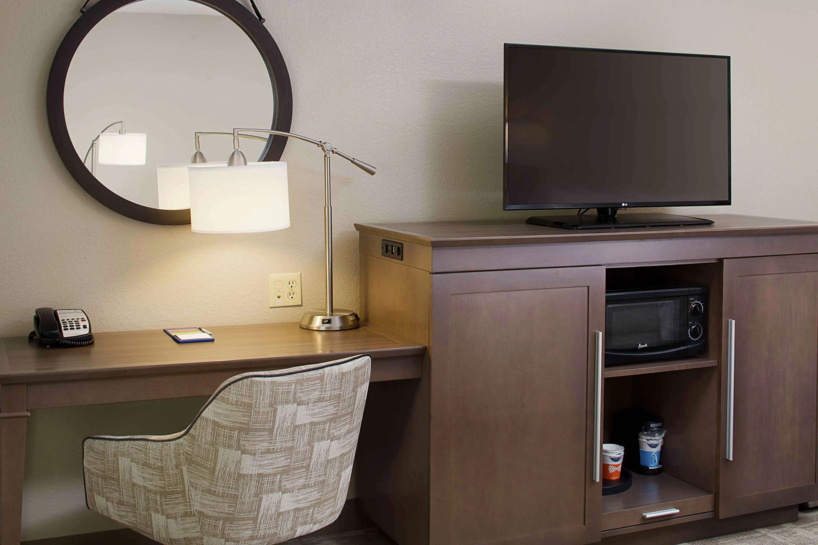 Photo - Hampton Inn Garden City Long Island