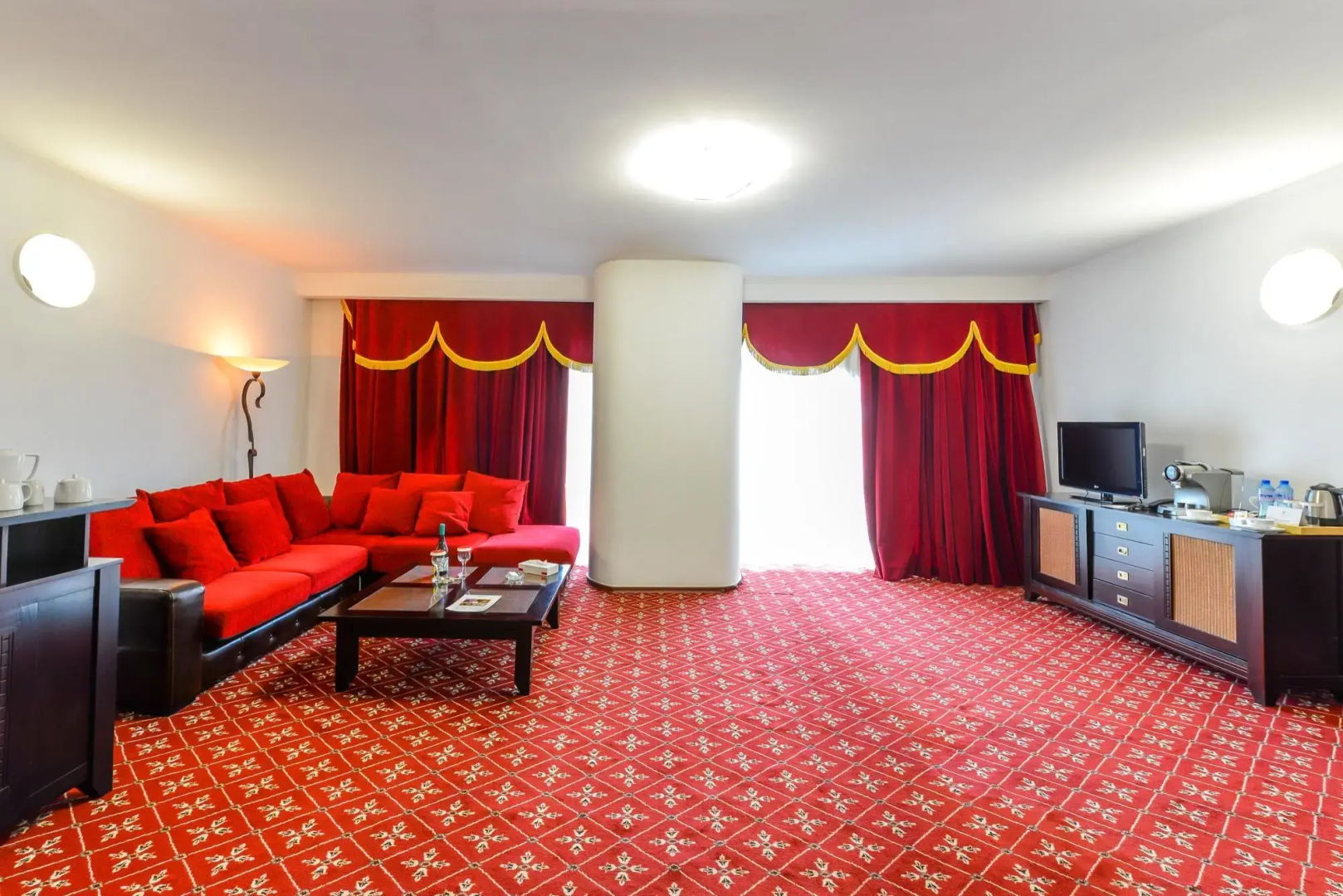 Photo - Phoenicia Grand Hotel