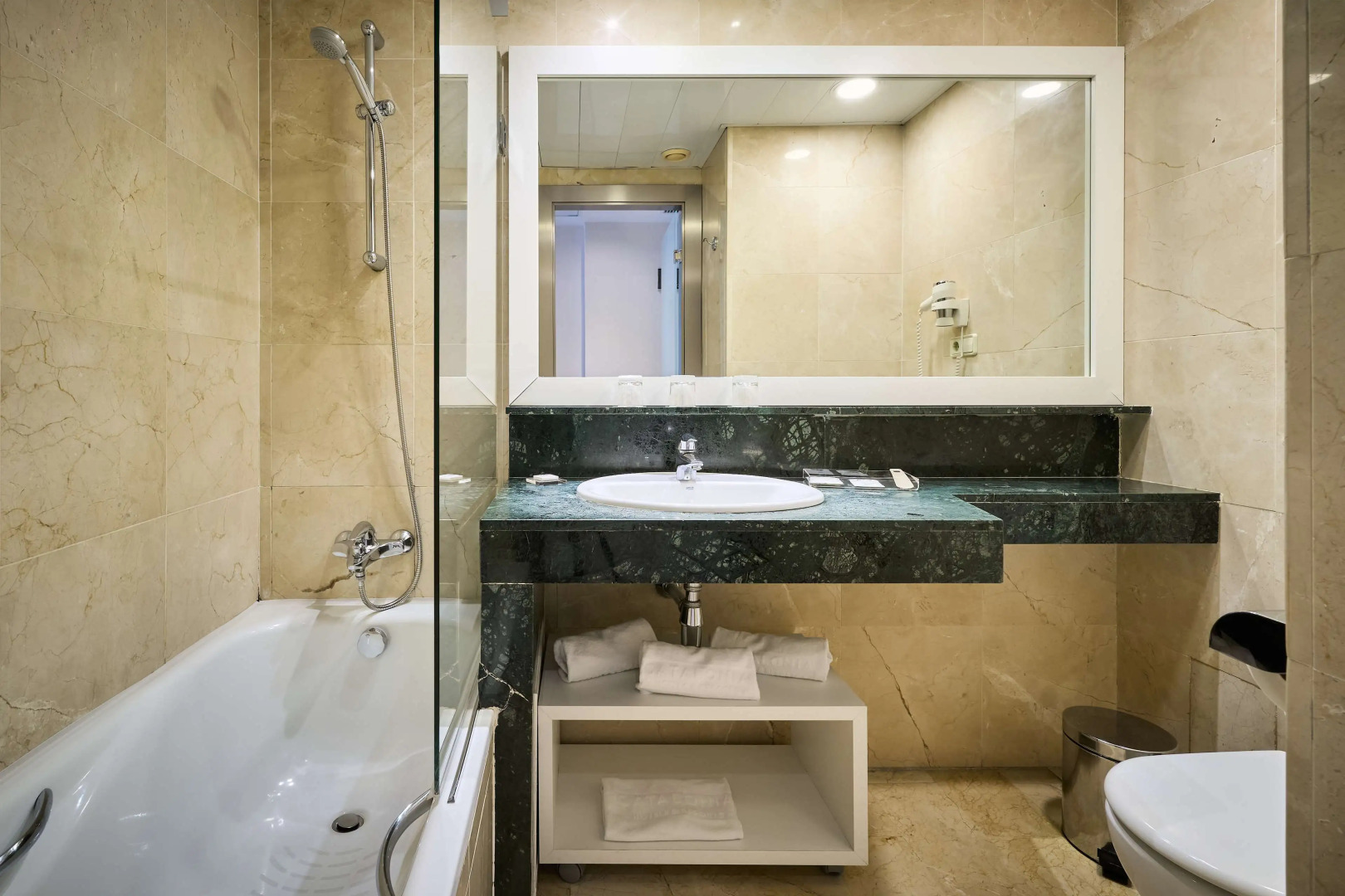 Foto - Catalonia Bristol