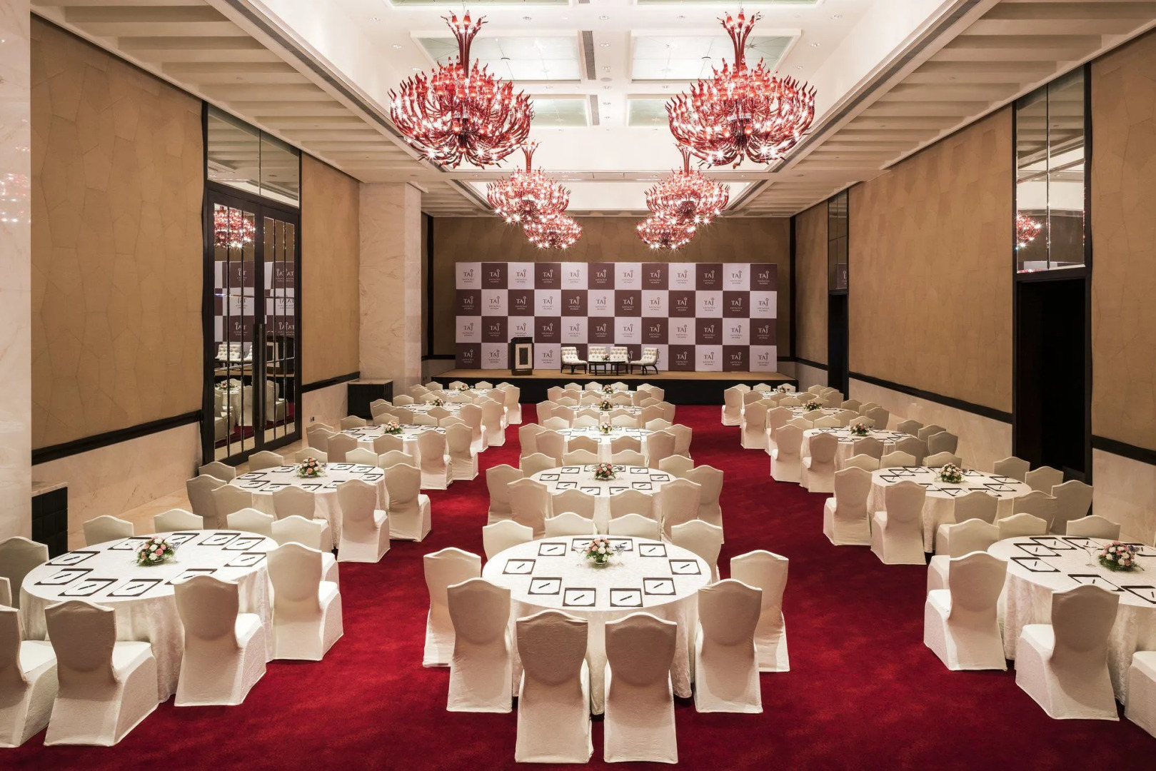 Foto - Taj Santacruz