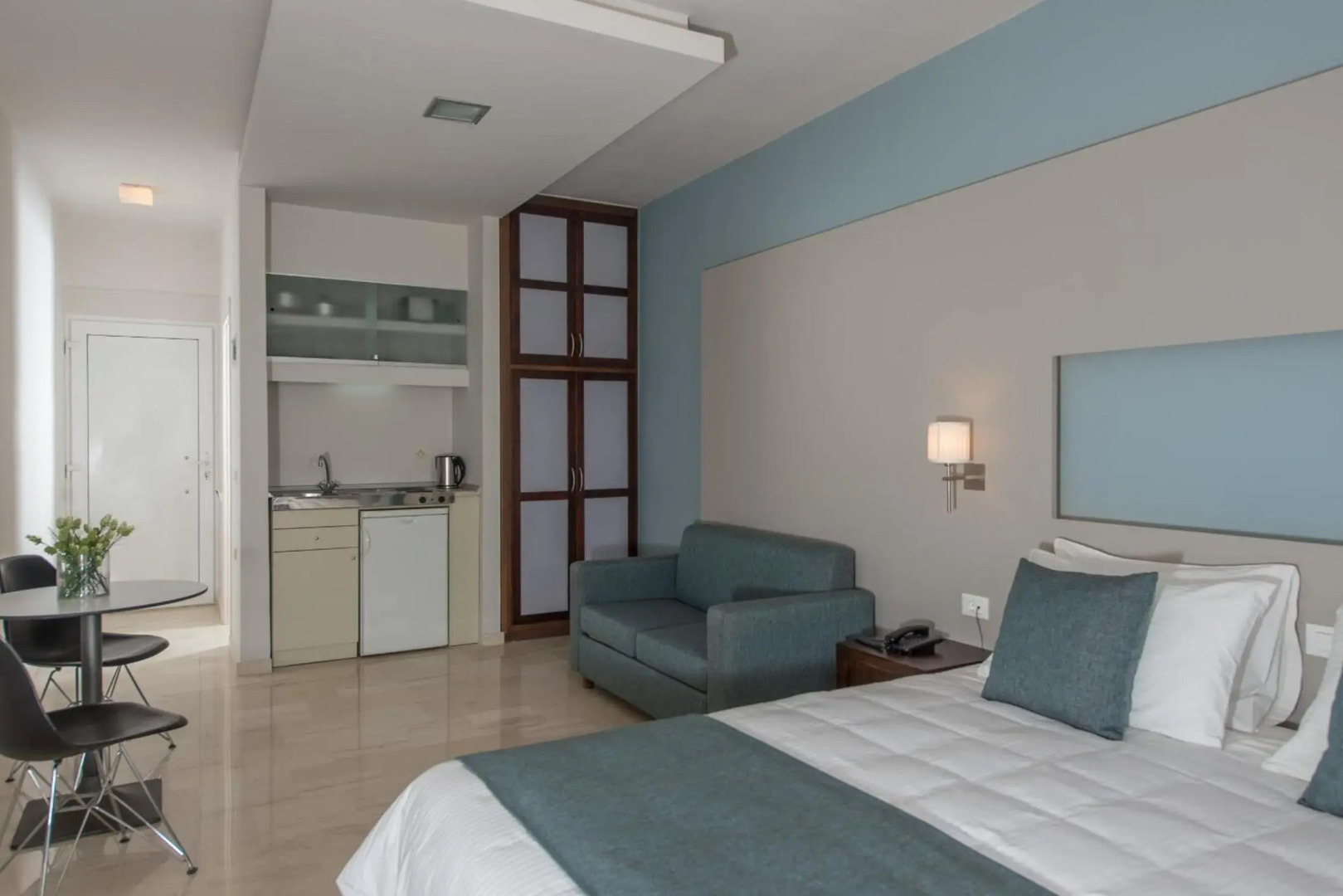 Photo - Corinna Mare