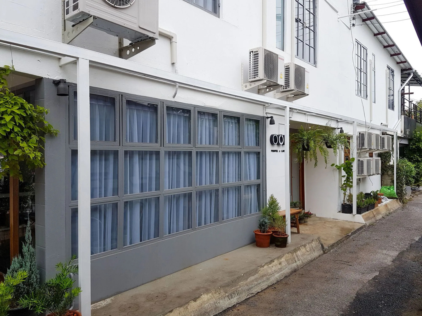 Photo - Oon Poshtel x Cafe