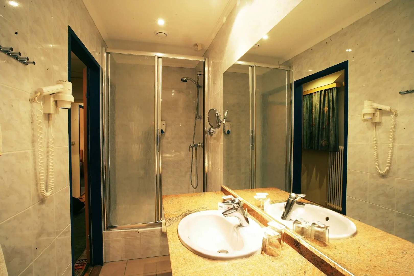 Photo - Continental Hotel-Pension