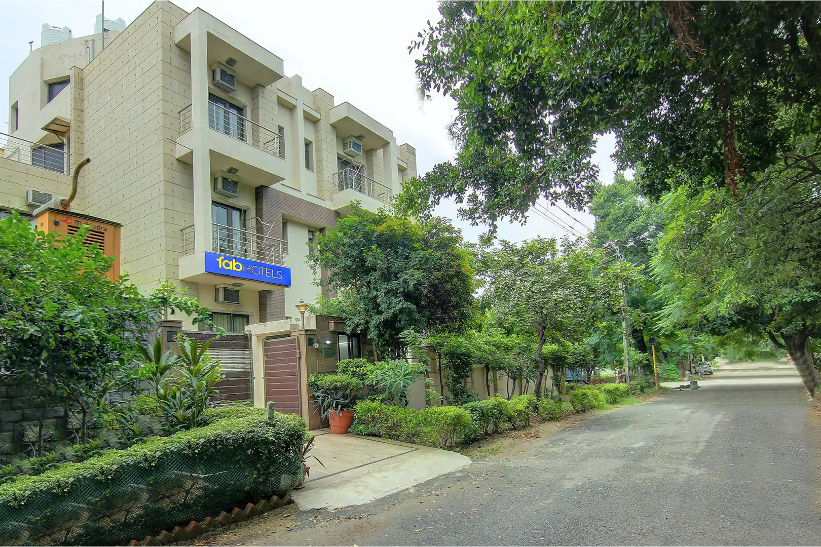 Foto - FabHotel Phoenix Hospitality - Nr DLF Cyber Hub & Metro, Gurugram