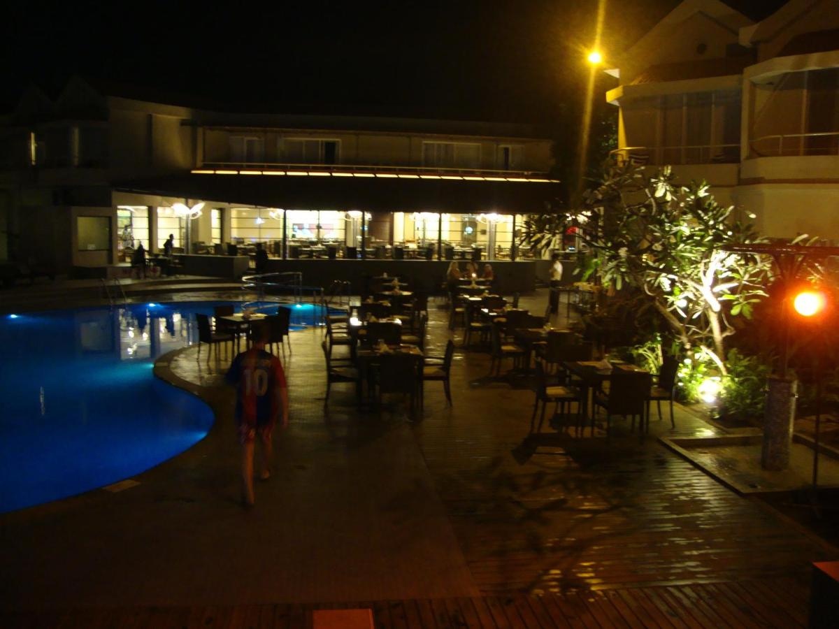 Photo - Whispering Palms Beach Resort
