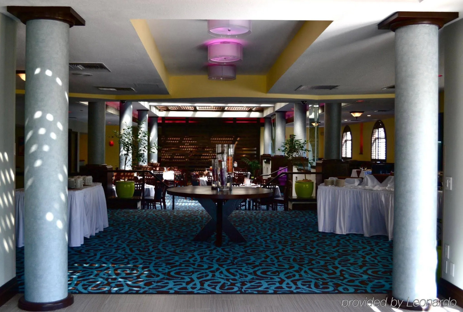 Photo - DoubleTree by Hilton Chatsworth