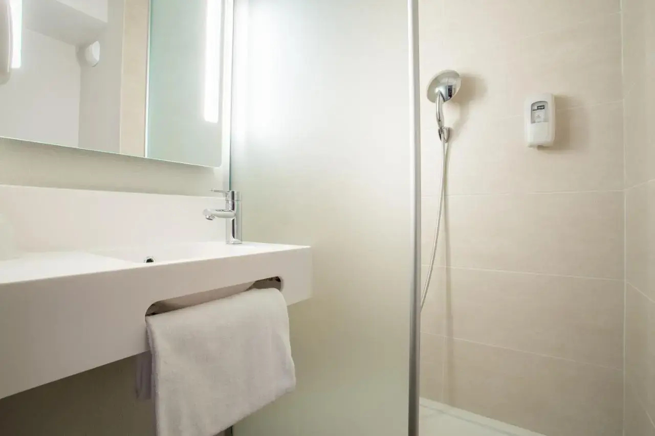 Photo - B&B HOTEL ANNEMASSE Saint-Cergues