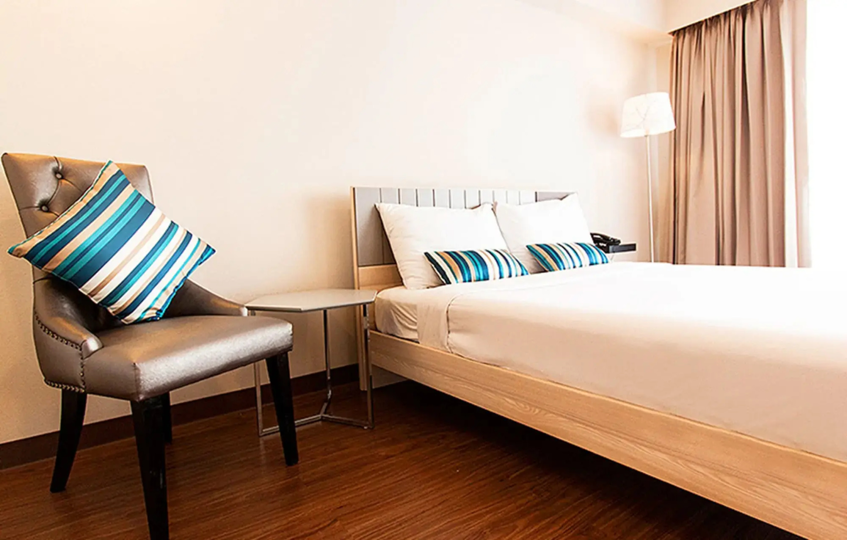 Photo - Samran Place Hotel