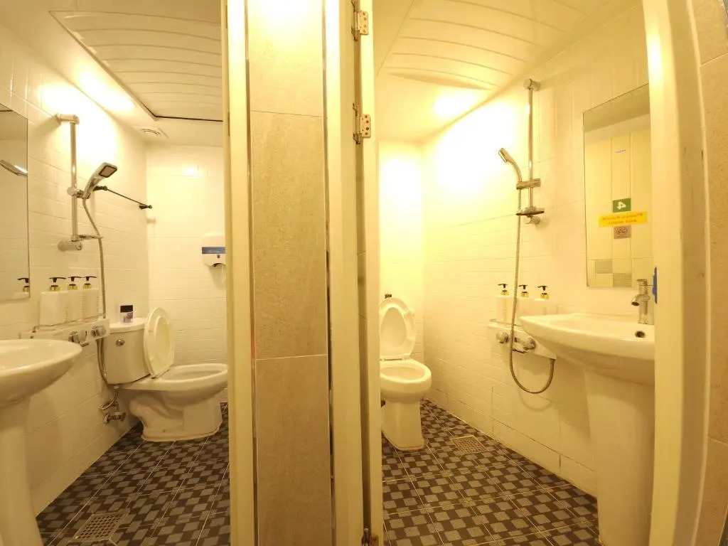 Photo - OYO Hostel Myeongdong 5