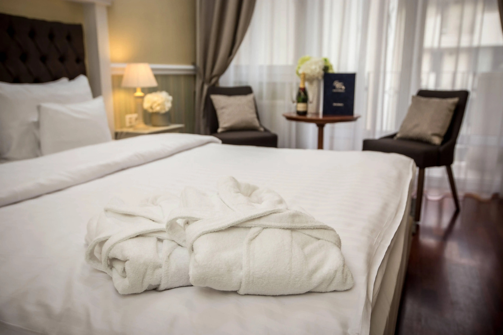 Foto - Queen's Court Hotel & Residence