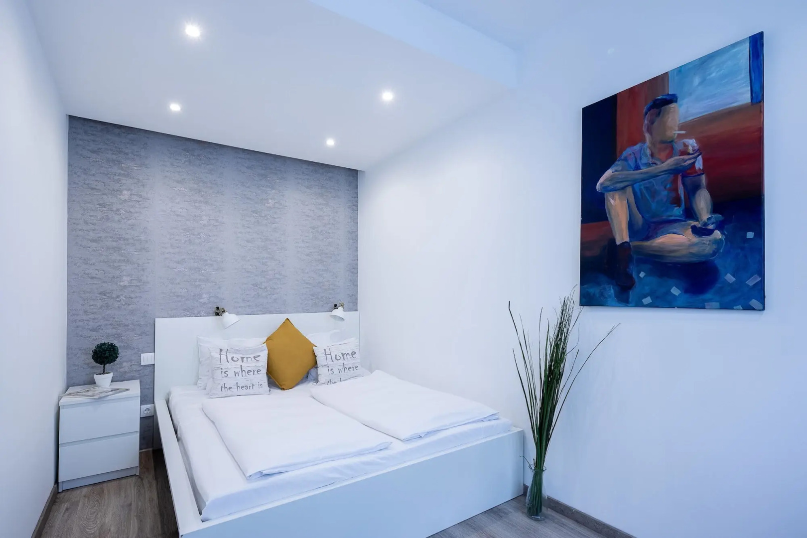 Photo - Vagabond Corvin