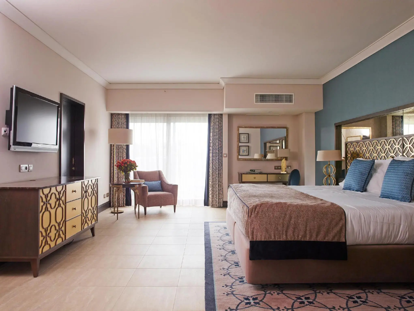Photo - Dona Filipa Hotel