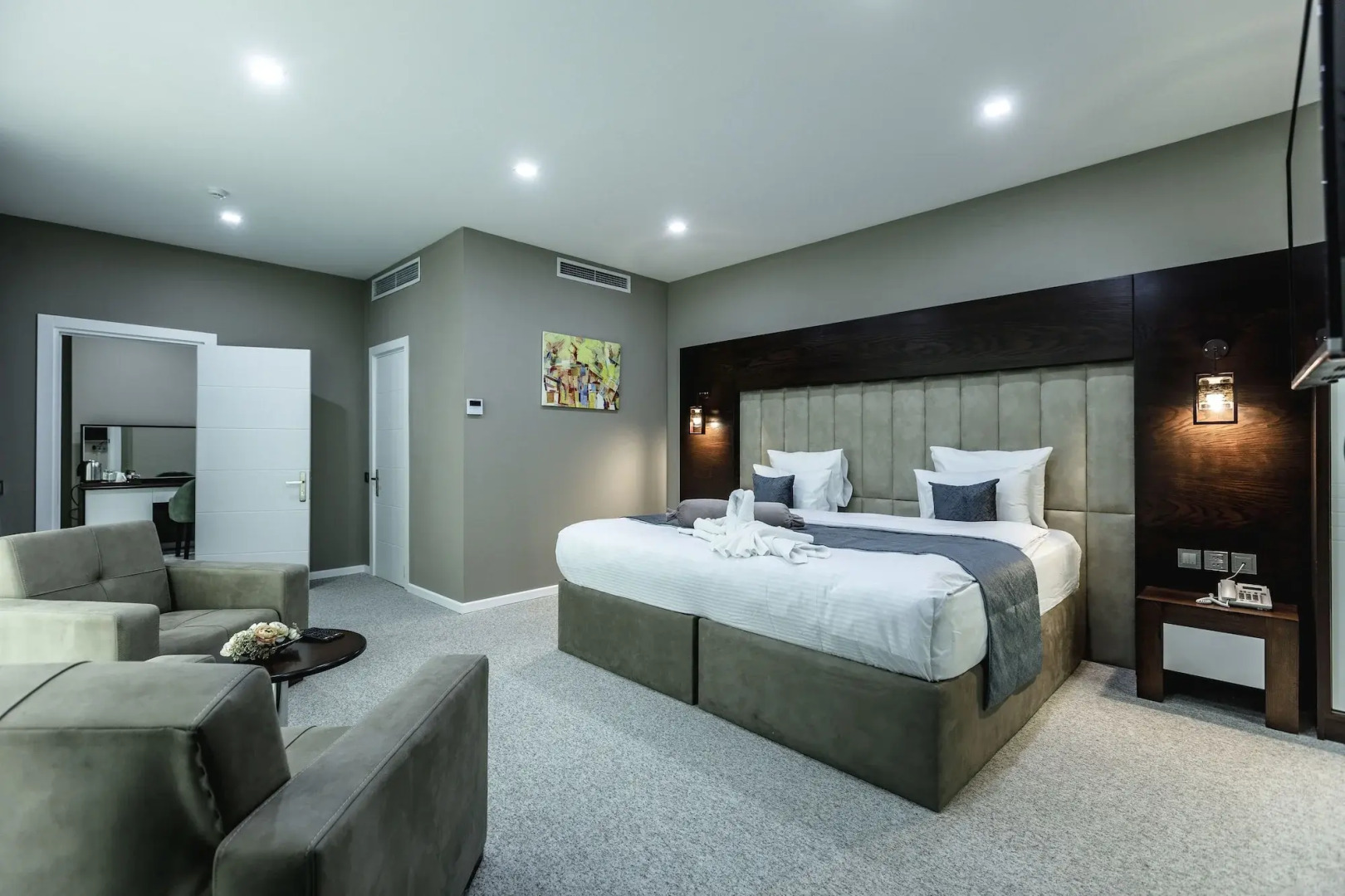 Photo - Parallel Hotel