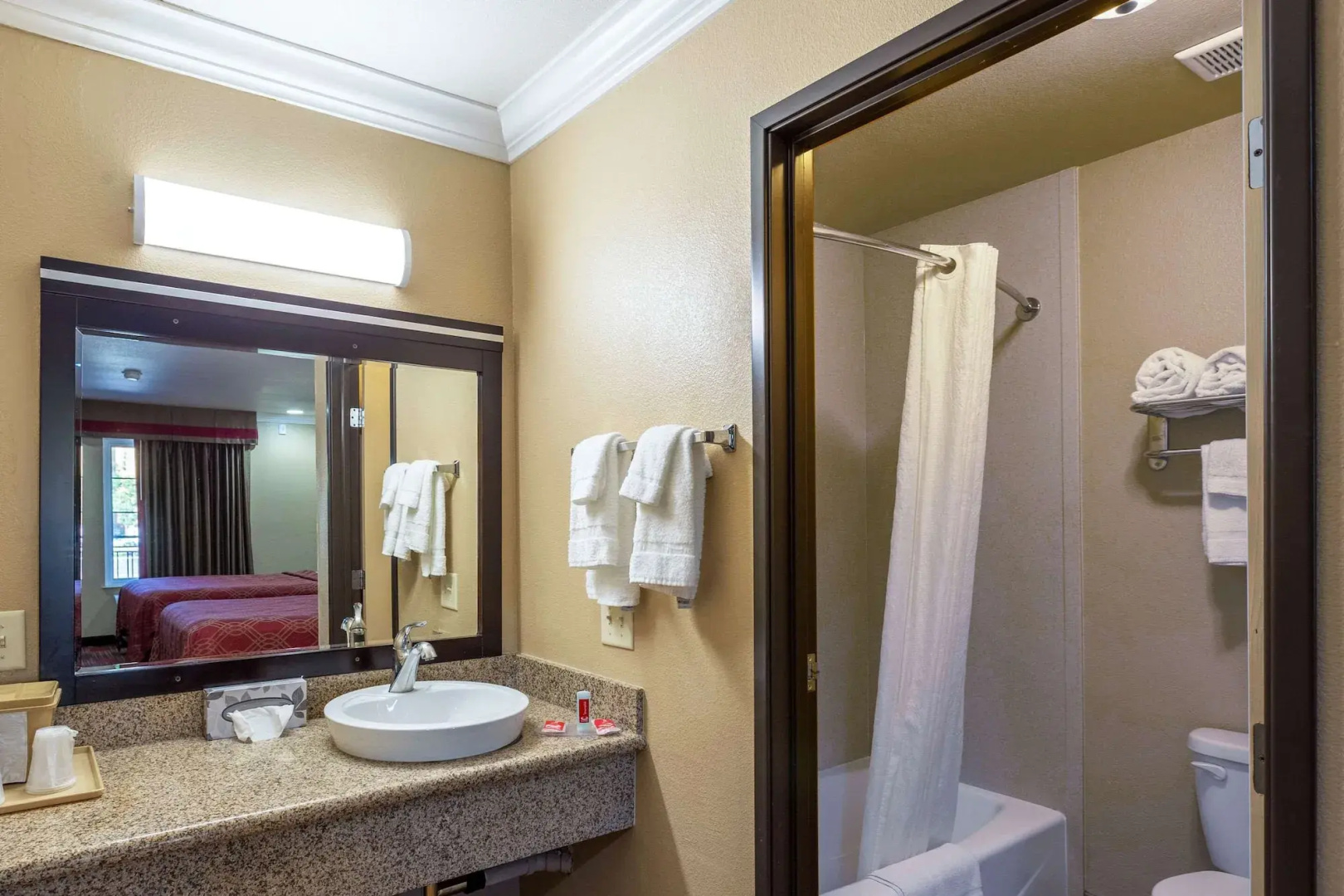Foto - Econo Lodge Inn & Suites Escondido Downtown