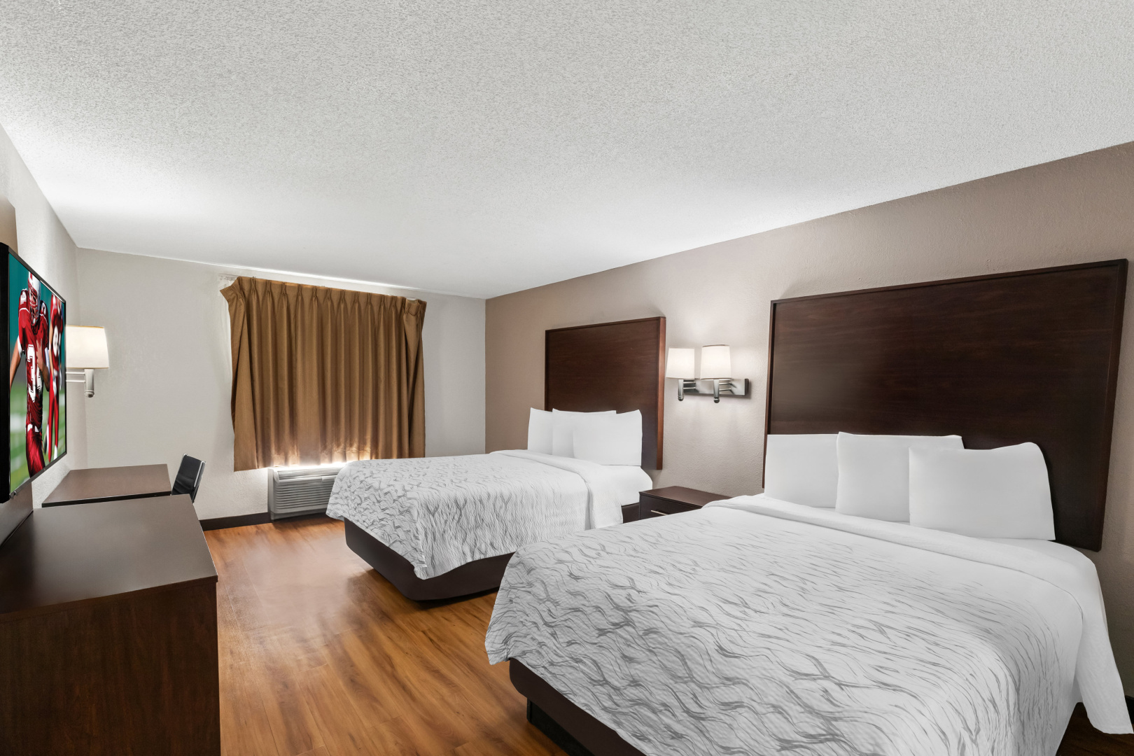 Photo - Red Roof PLUS+ & Suites Atlanta Airport South