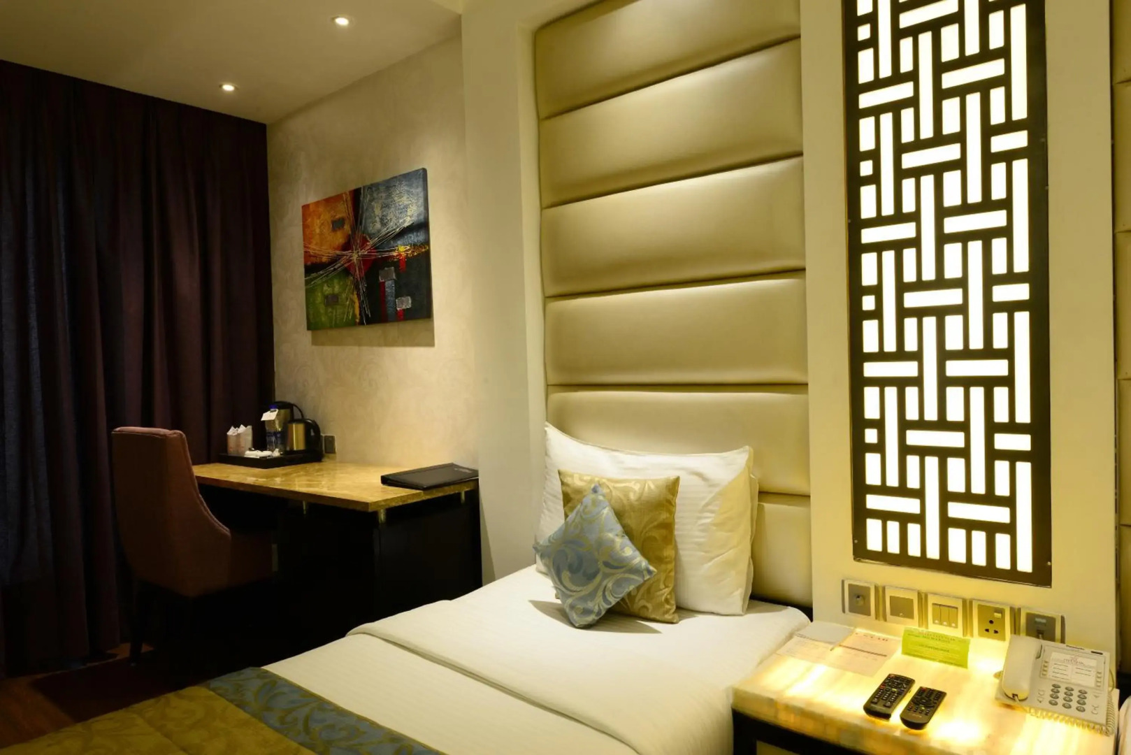 Photo - Hotel Chanchal Deluxe - New Delhi Train Station