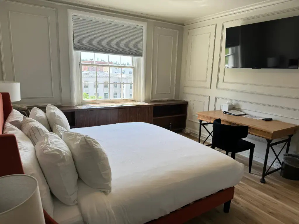 Photo - Spokane Club Hotel