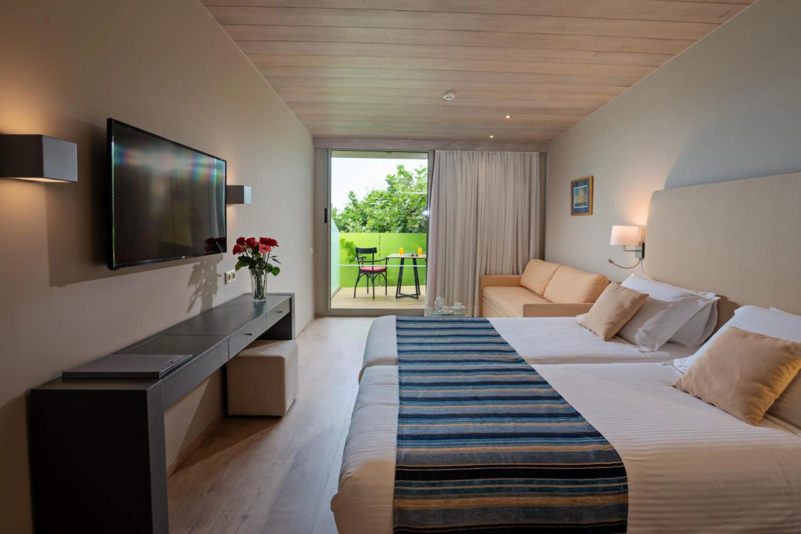 Photo - Kyma Suites Beach Hotel