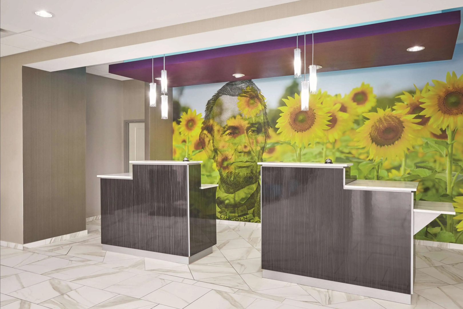 Photo - La Quinta Inn & Suites by Wyndham Springfield IL
