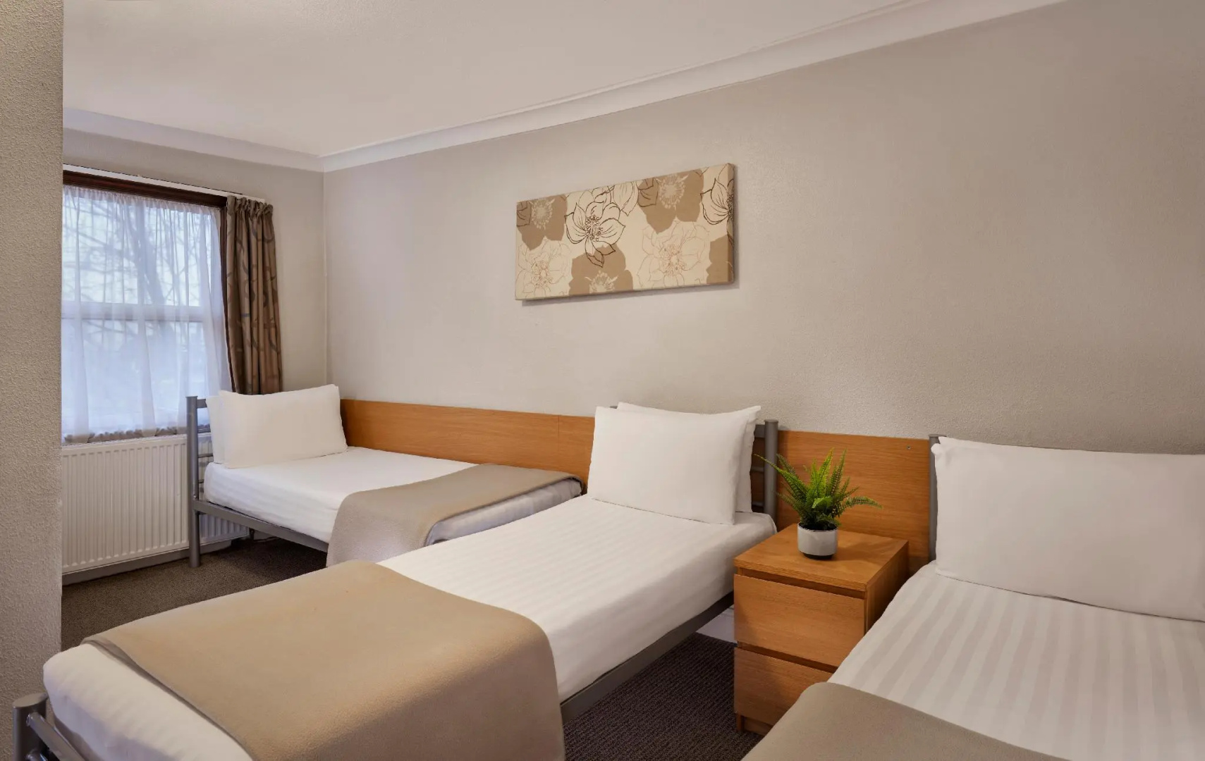 Photo - Lords Hotel