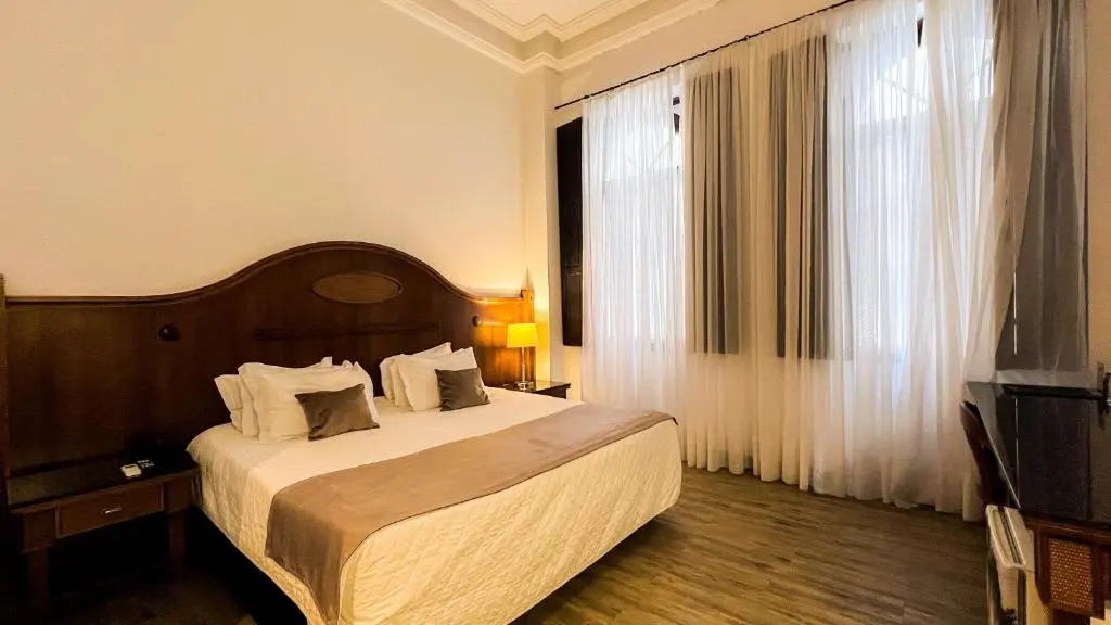 Foto - Johnscher by SJ - San Juan Curitiba