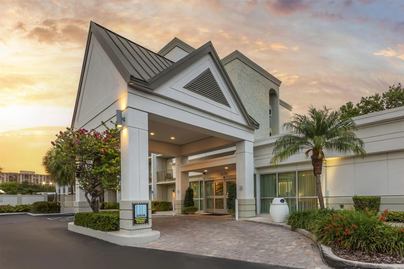 Photo - Best Western Plus North Miami-Bal Harbour