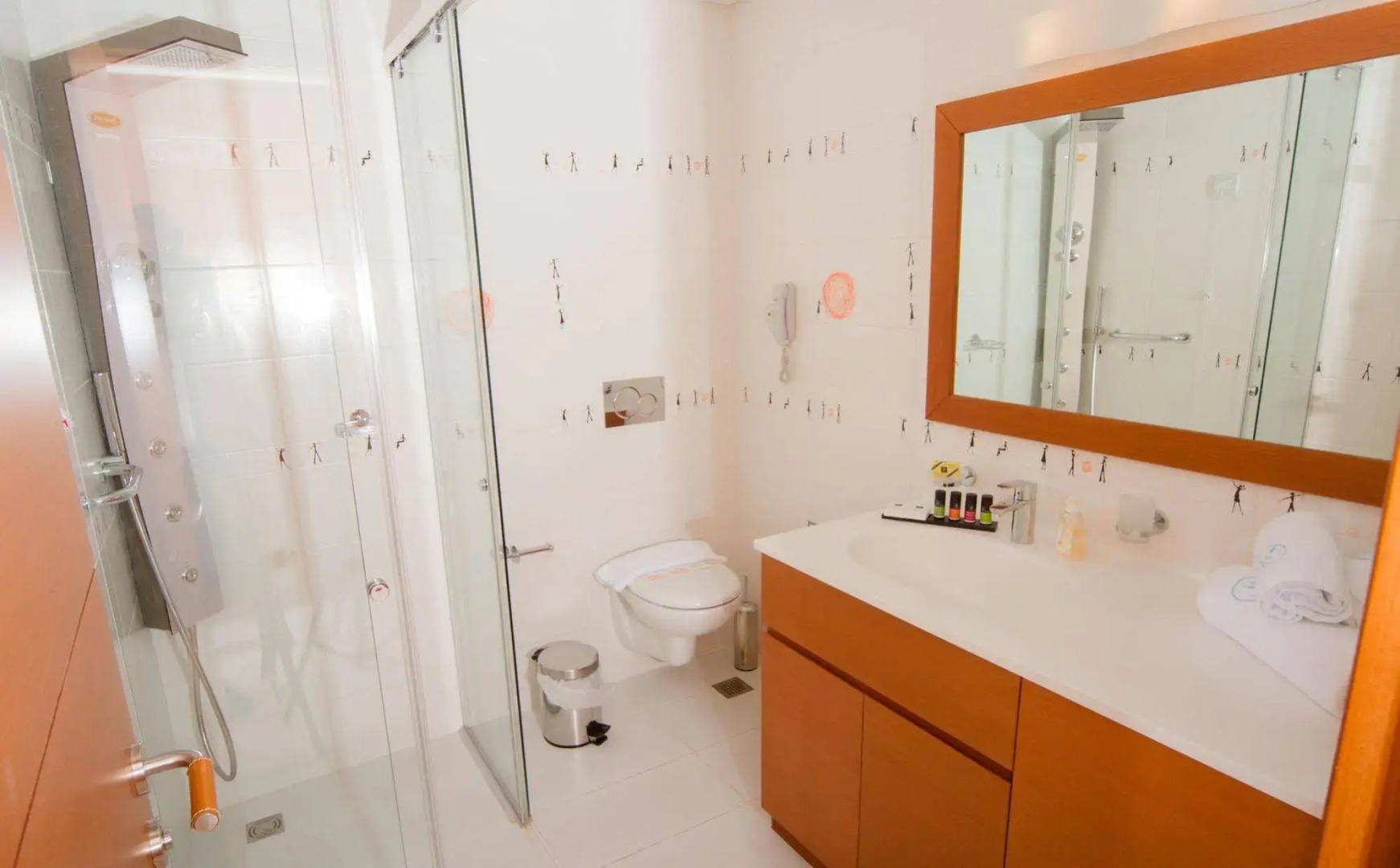 Photo - Bellevue On The Beach Suites