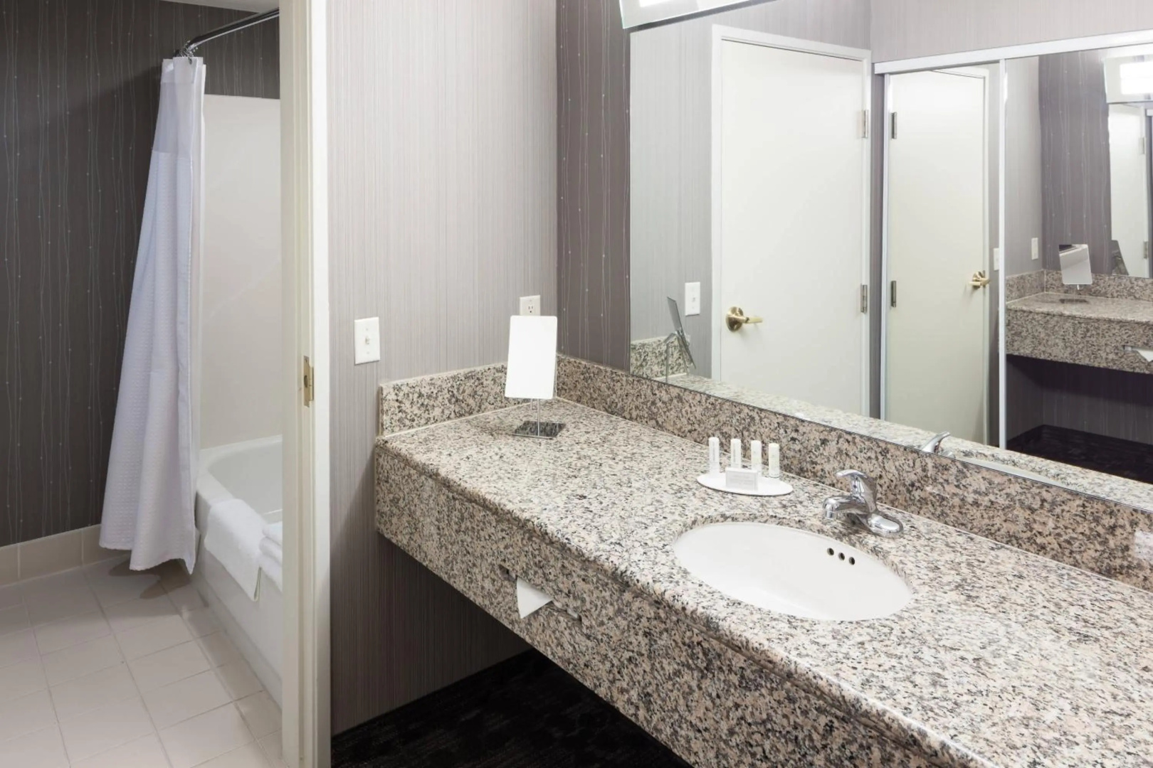 Foto - Courtyard by Marriott Los Angeles Burbank Airport