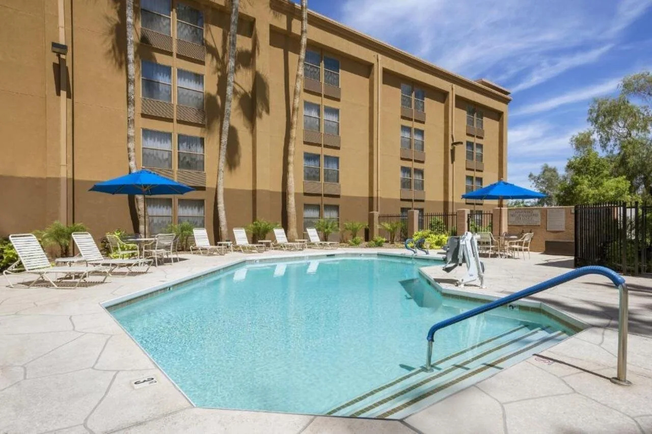 Photo - GreenTree Inn & Suites Phoenix Sky Harbor