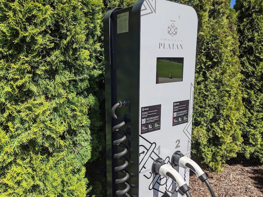 Photo - Hotel Platan