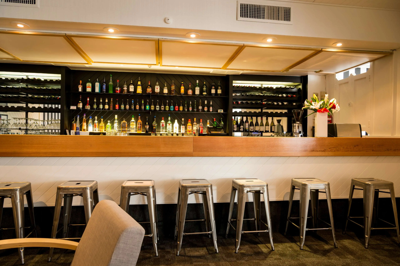 Photo - Bay Plaza Hotel