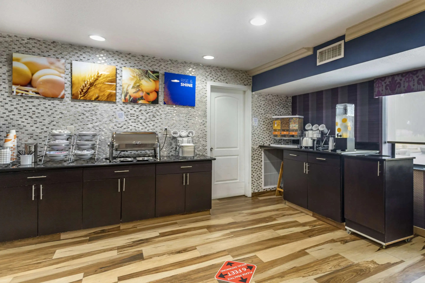 Photo - Comfort Inn Tulsa Midtown