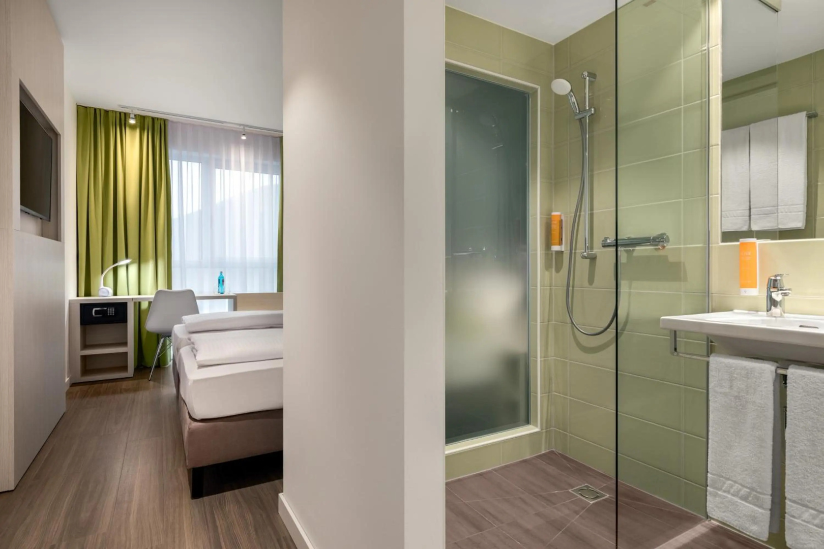 Photo - Super 8 by Wyndham Oberhausen am Centro