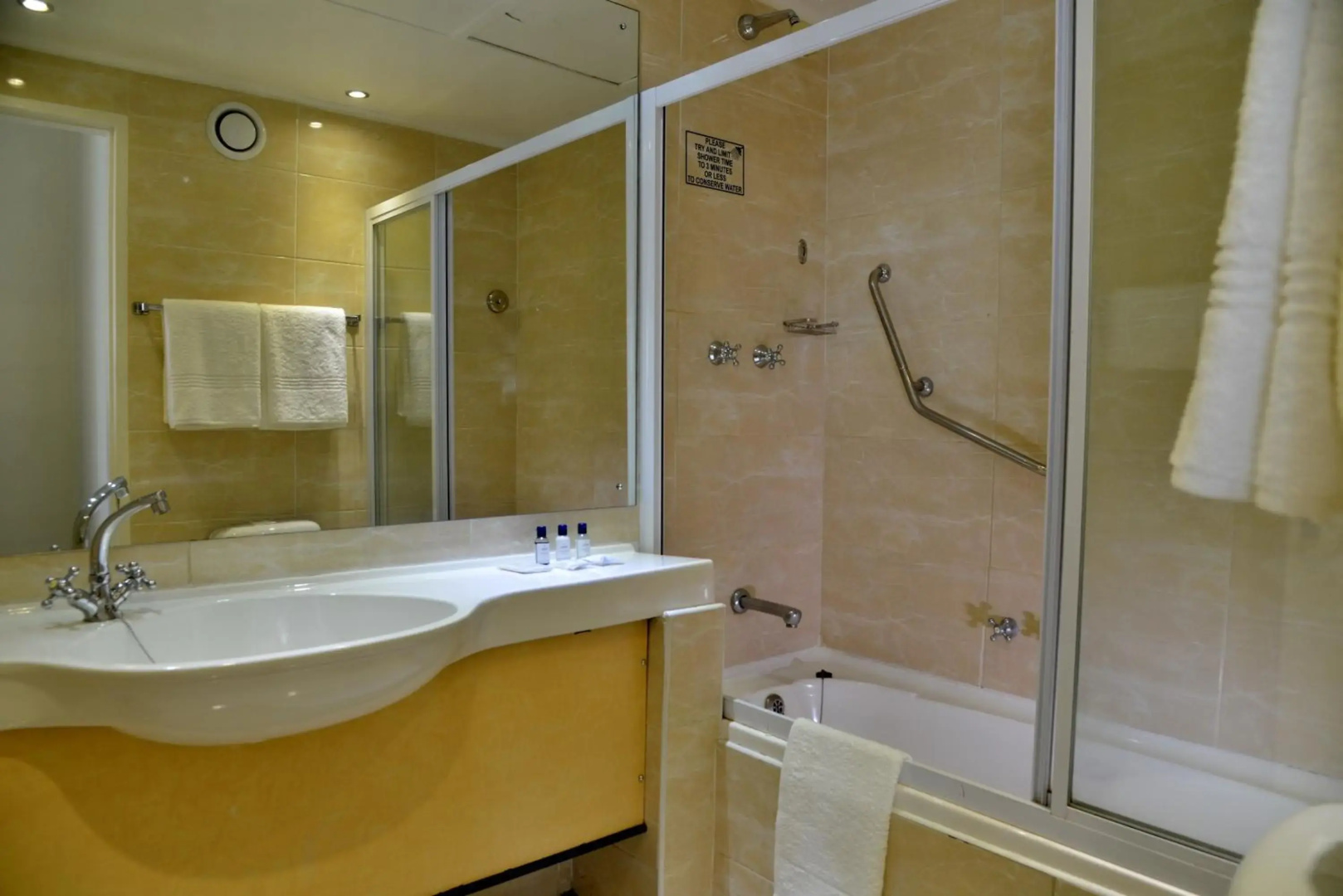 Photo - The Parktonian All Suite Hotel