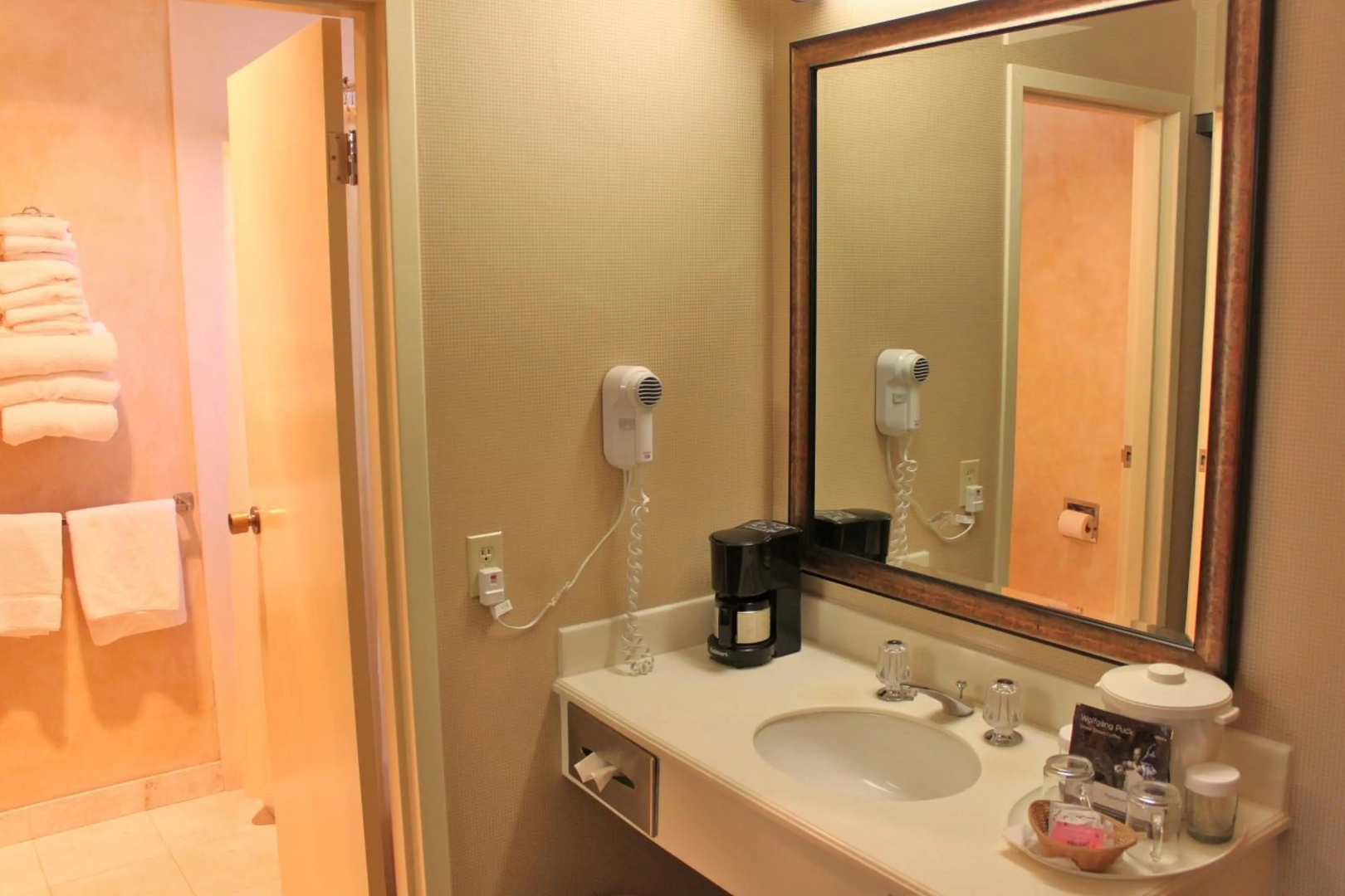 Photo - Columbus Motor Inn